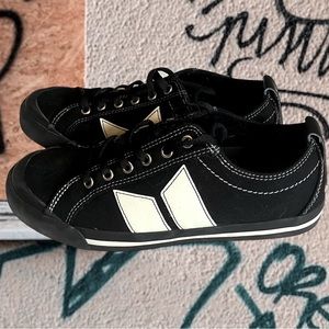 Macbeth Vegan Sneakers